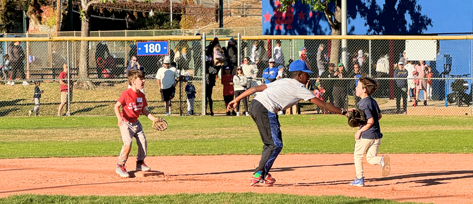FREE Baseball Clinic Kids Ages 4-7!  Sunday, 10/19